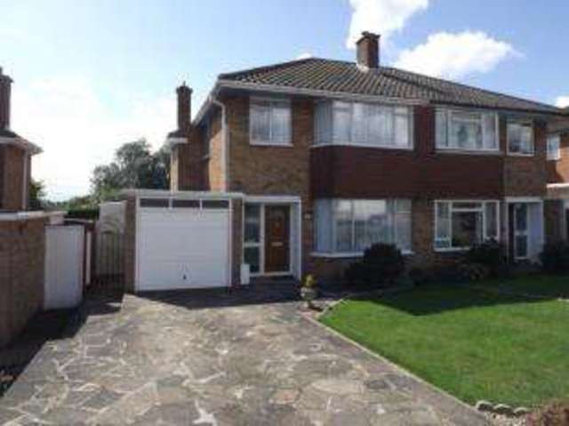  Image of 3 Bedroom Semi-Detached for sale at Potters Bar Hertfordshire Potters Bar, EN6 5HT