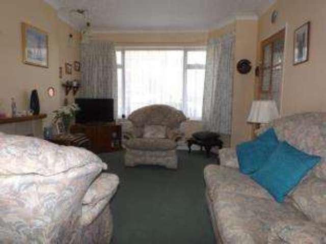  Image of 3 Bedroom Semi-Detached for sale at Potters Bar Hertfordshire Potters Bar, EN6 5HT