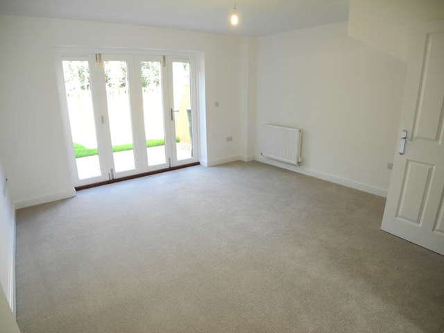  Image of 2 Bedroom Terraced to rent at Ditchingham Bungay Suffolk, NR35 2SH