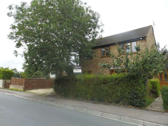  Image of 3 Bedroom Semi-Detached to rent at West Mill Lane Cricklade Swindon, SN6 6JL