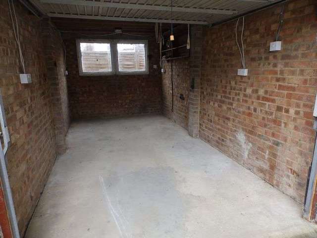  Image of 3 Bedroom Semi-Detached to rent at West Mill Lane Cricklade Swindon, SN6 6JL