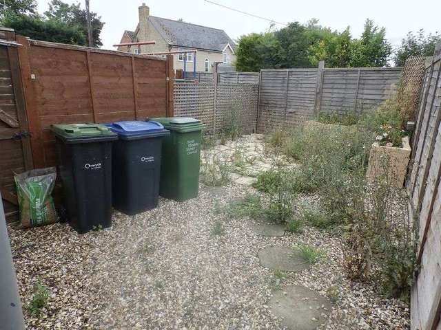  Image of 3 Bedroom Semi-Detached to rent at West Mill Lane Cricklade Swindon, SN6 6JL