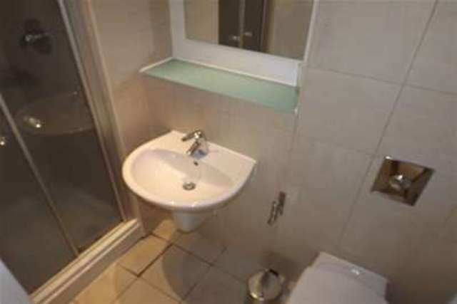  Image of 2 Bedroom Flat to rent at Sheffield, S1 4JQ