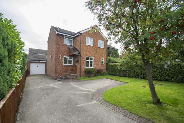  Image of 3 Bedroom Detached for sale at Woodcote  Reading, RG8 0SA