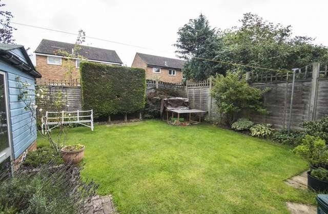  Image of 3 Bedroom Detached for sale at Woodcote  Reading, RG8 0SA