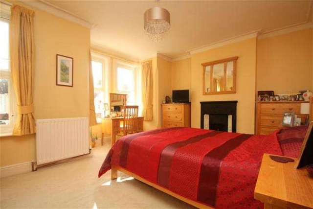  Image of 3 Bedroom Semi-Detached for sale at Durrington, BN13 1BP