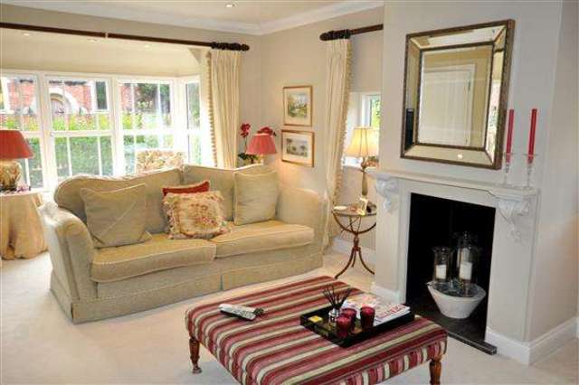  Image of 4 Bedroom Detached for sale at Iwerne Minster, DT11 8LW