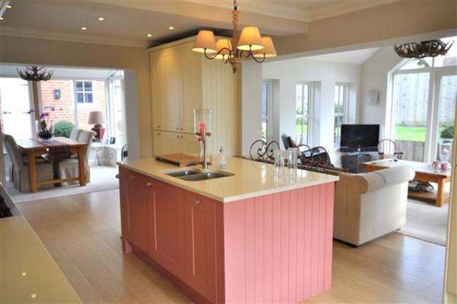  Image of 4 Bedroom Detached for sale at Iwerne Minster, DT11 8LW