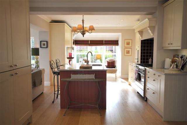  Image of 4 Bedroom Detached for sale at Iwerne Minster, DT11 8LW