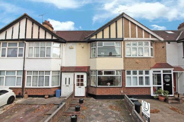 Uplands Road Woodford Green 2 bedroom Terraced for sale IG8