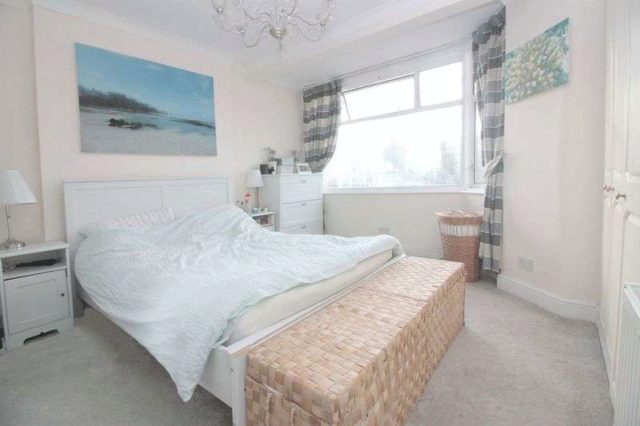 Uplands Road Woodford Green 2 bedroom Terraced for sale IG8