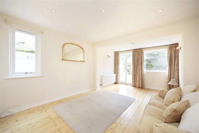 Orlando Road Clapham 2 bedroom Flat to rent SW4