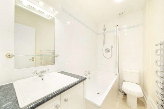 Orlando Road Clapham 2 bedroom Flat to rent SW4