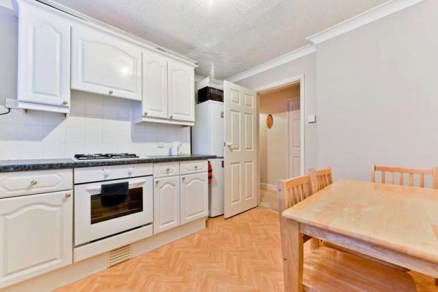 Stanton Road Wimbledon 2 bedroom Flat for sale SW20