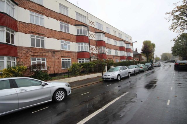 Brewster Road Leytonstone 2 bedroom Flat for sale E10