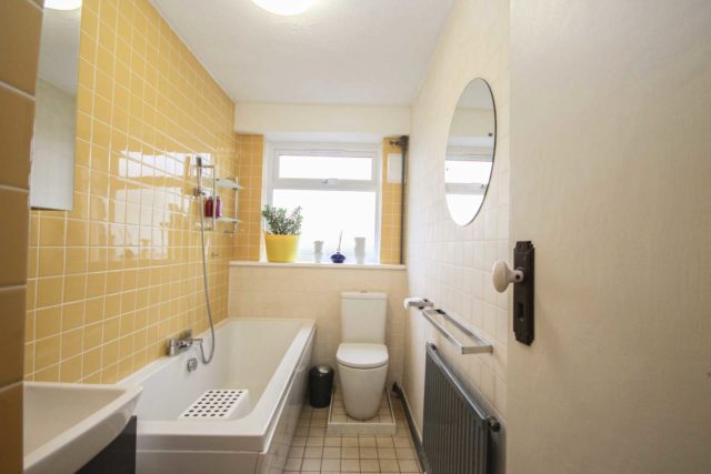 Brewster Road Leytonstone 2 bedroom Flat for sale E10