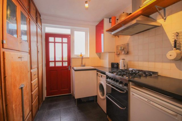 Brewster Road Leytonstone 2 bedroom Flat for sale E10