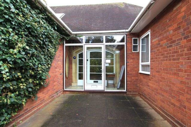 Highlands Road Wolverhampton 3 bedroom Detached for sale WV3