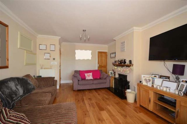 Rookery Way Tadworth 3 bedroom End of Terrace for sale KT20