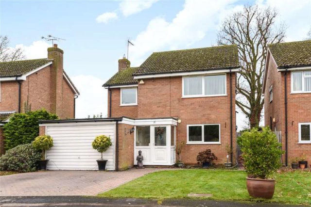 Greenacres Avenue Wokingham 4 bedroom Detached for sale RG41