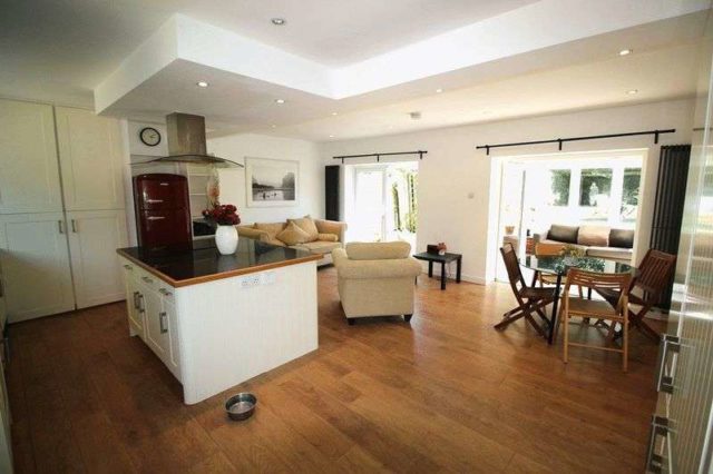 Rook Lane Caterham 3 bedroom Detached to rent CR3