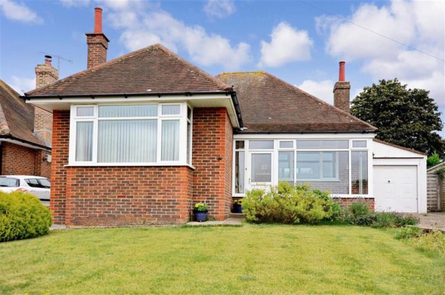 Sullington Gardens Worthing 2 bedroom Bungalow for sale BN14