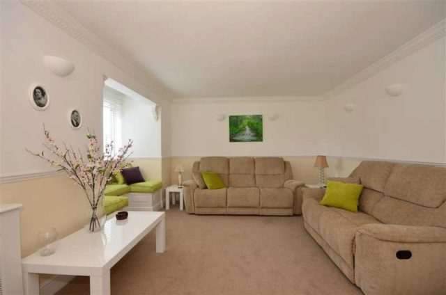 Childs Close Hornchurch 2 bedroom for sale RM11