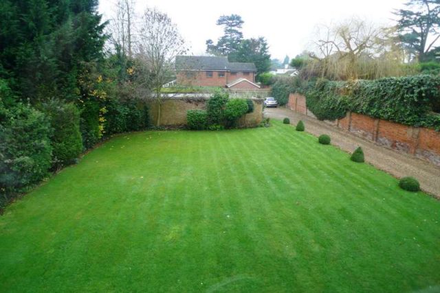 Manor Park Road Chislehurst 2 bedroom Flat to rent BR7
