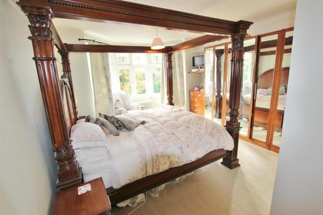  Image of 6 Bedroom Detached for sale at Iddesleigh Road, Winton Banks, Bournemouth