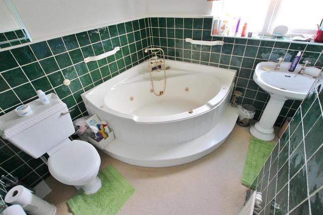  Image of 6 Bedroom Detached for sale at Iddesleigh Road, Winton Banks, Bournemouth