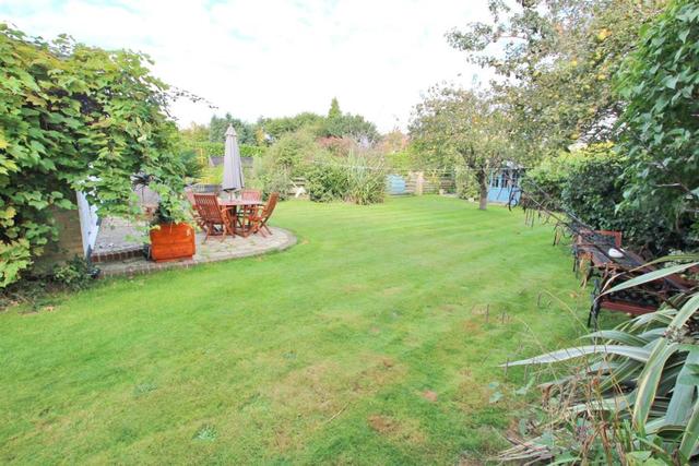  Image of 6 Bedroom Detached for sale at Iddesleigh Road, Winton Banks, Bournemouth