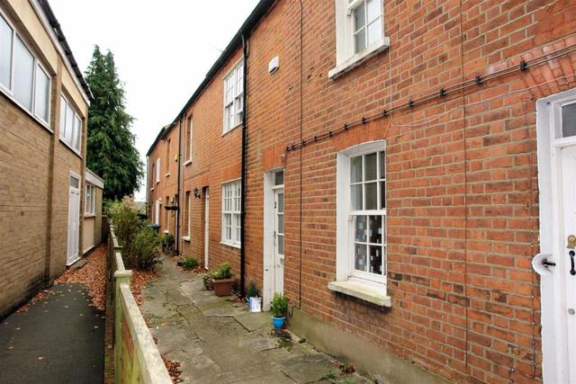  Image of 1 Bedroom End of Terrace for sale at St. Marys Row, Aylesbury