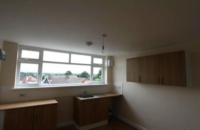  Image of 2 Bedroom Flat to rent at Selmans Hill, Walsall