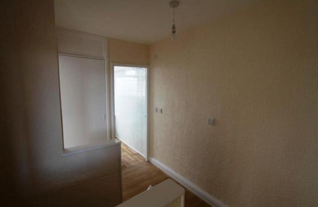  Image of 2 Bedroom Flat to rent at Selmans Hill, Walsall