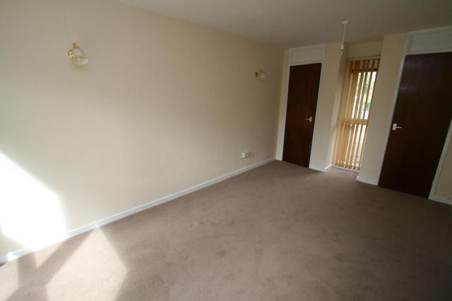  Image of 3 Bedroom Terraced for sale at Bowling Green Close, Wednesbury