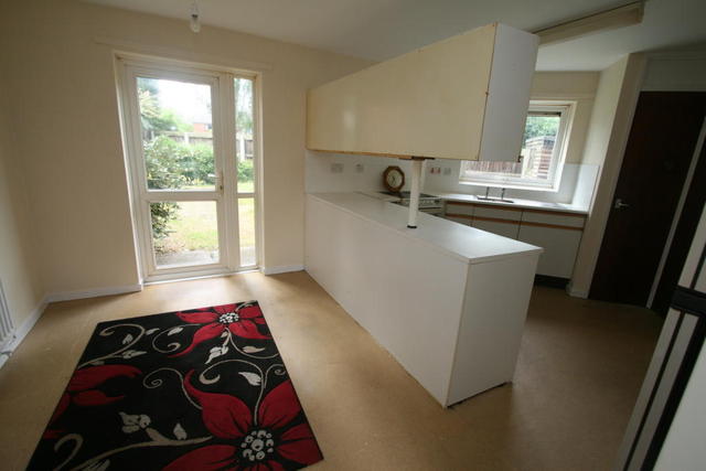  Image of 3 Bedroom Terraced for sale at Bowling Green Close, Wednesbury