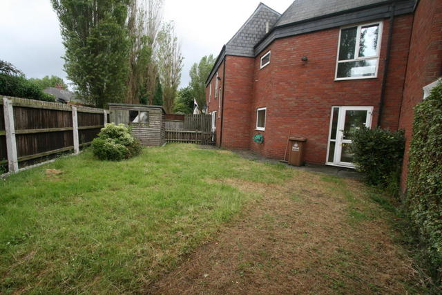  Image of 3 Bedroom Terraced for sale at Bowling Green Close, Wednesbury