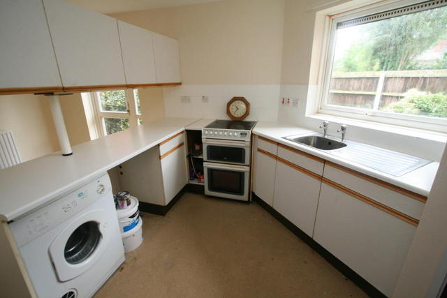  Image of 3 Bedroom Terraced for sale at Bowling Green Close, Wednesbury