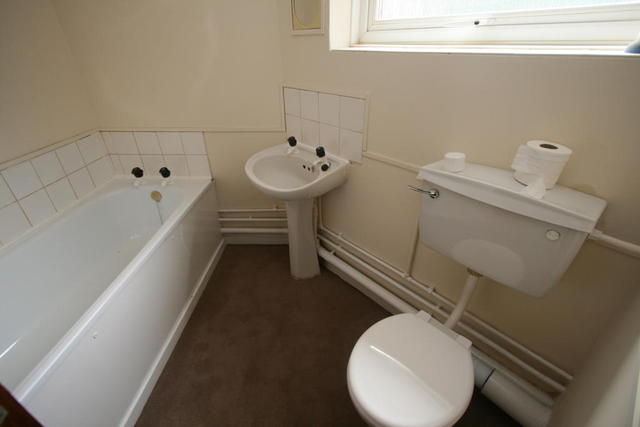  Image of 3 Bedroom Terraced for sale at Bowling Green Close, Wednesbury
