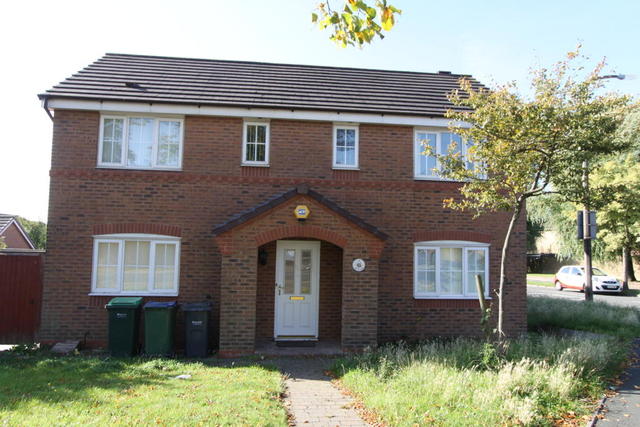  Image of 4 Bedroom Detached to rent at Orchard Road, Walsall