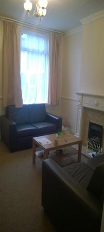  Image of 4 Bedroom Property to rent at Popular 4 bed - dont miss out!!