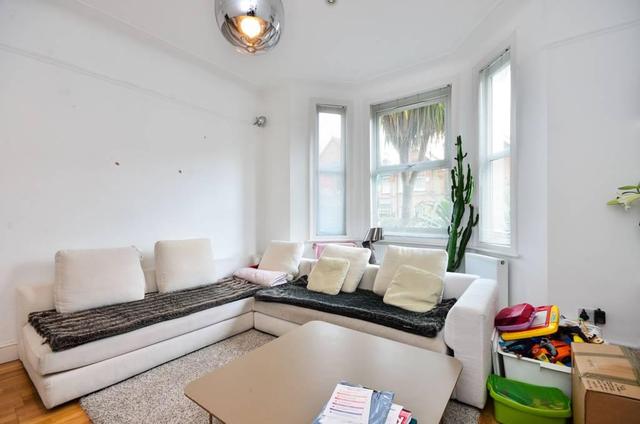  Image of 1 Bedroom Flat to rent at Kensington Church Street, West Kensington, W8