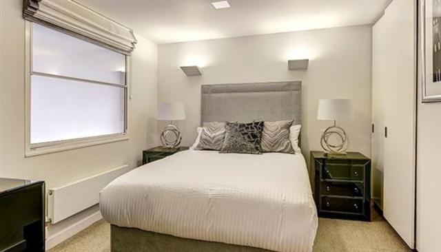  Image of 2 Bedroom Flat to rent at FULHAM ROAD, CHELSEA, SW3