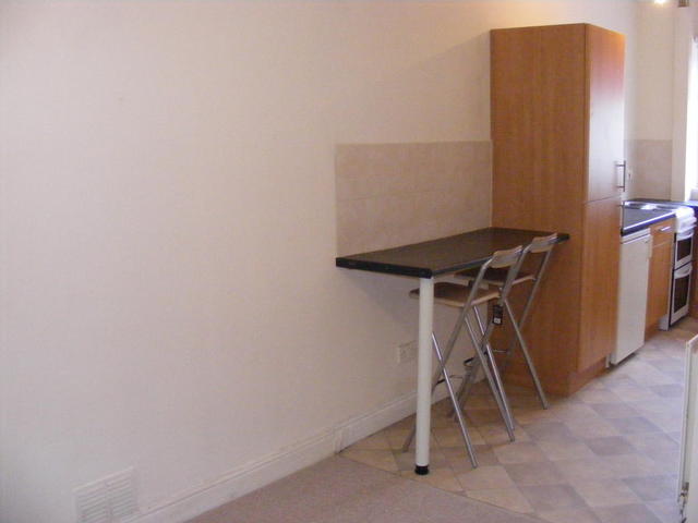  Image of 1 Bedroom Flat to rent at INC. UTILITY BILLS Bryn Road,Gorseinon,SA4