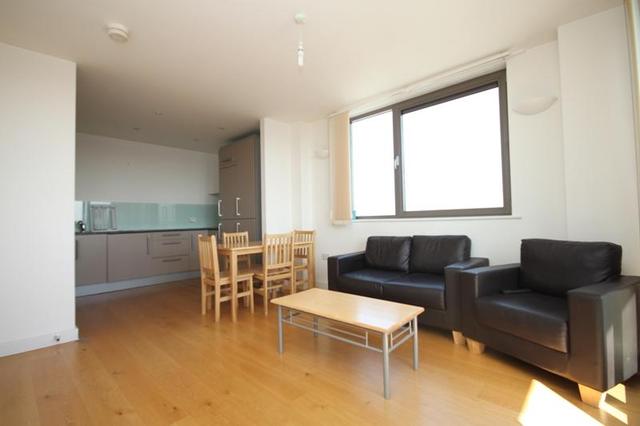  Image of 2 Bedroom Flat to rent at Kelday Heights, Spencer Way, London, E1