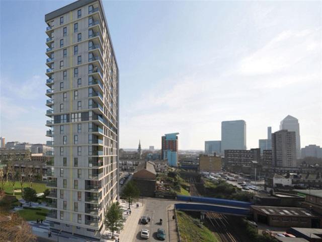  Image of 1 Bedroom Flat to rent at Panoramic Tower, Canary Wharf, E14