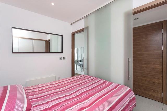  Image of 1 Bedroom Flat to rent at Panoramic Tower, Canary Wharf, E14