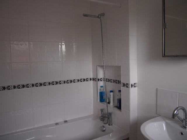  Image of 4 Bedroom Semi-Detached to rent at Cecil Road, SA4