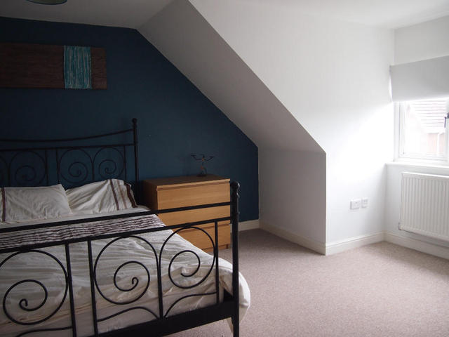  Image of 4 Bedroom Semi-Detached to rent at Cecil Road, SA4