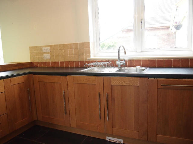  Image of 4 Bedroom Semi-Detached to rent at Cecil Road, SA4